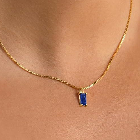 Naszyjnik minimalistyczny srebrna z zawieszką niebieski szafir